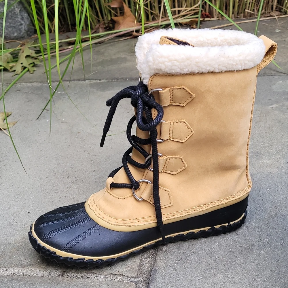 Sorel caribou slim boots